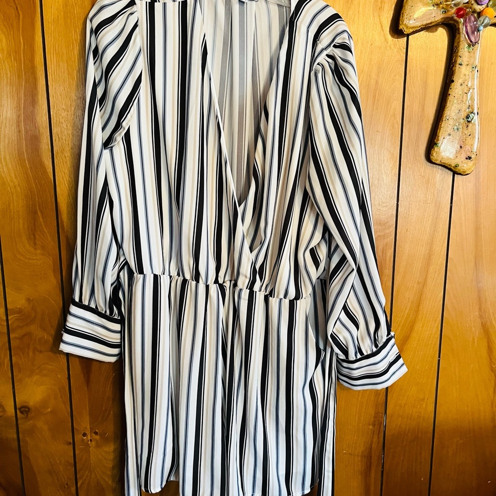 Fashion Nova size 1x Romper with pockets